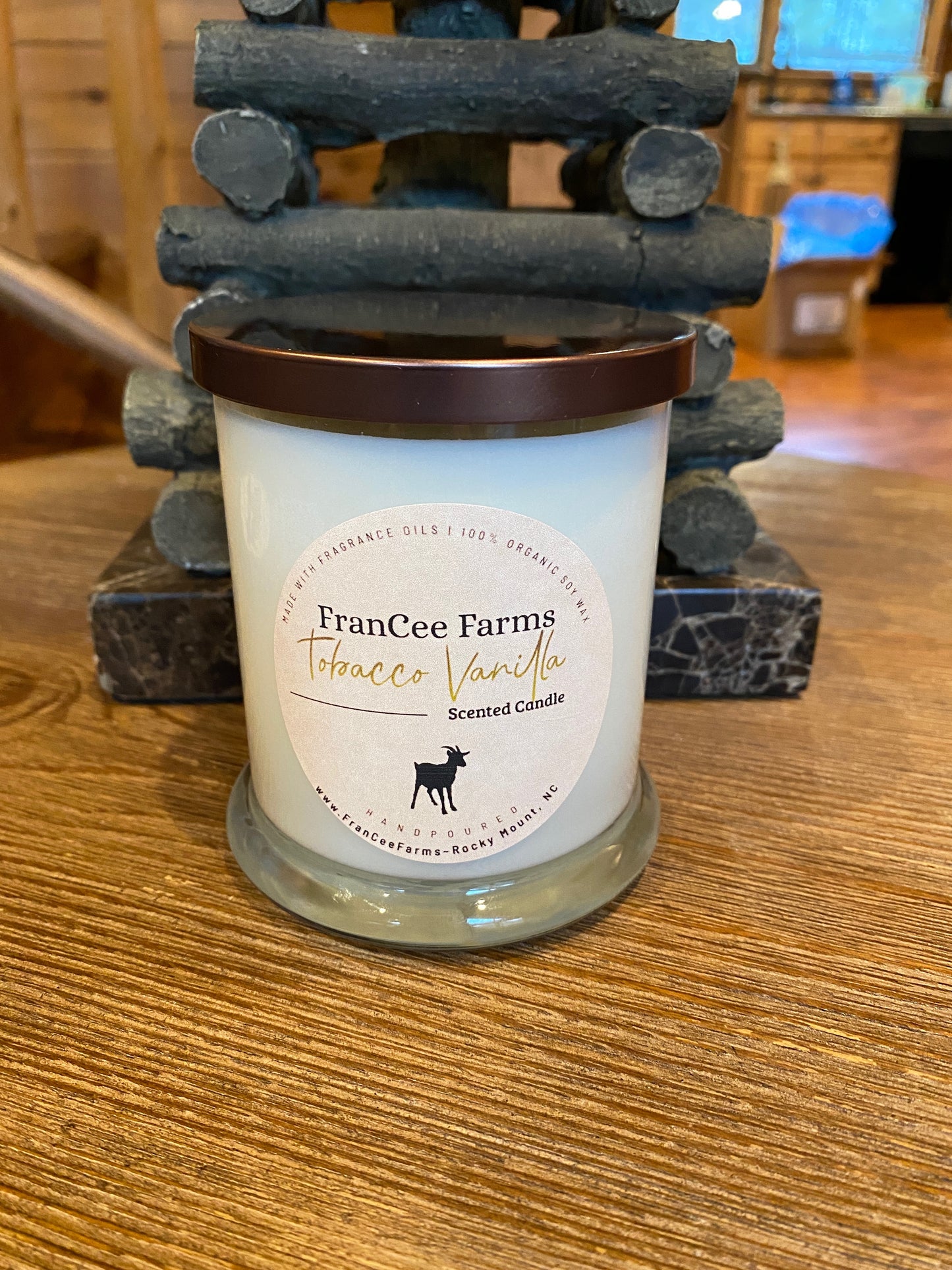 Tobacco Vanilla Candle (12/S)